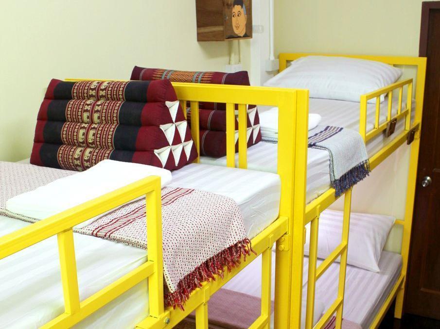 Baan Bovorn Hostel Банкок Екстериор снимка