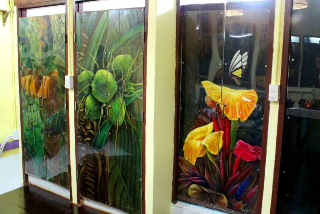 Baan Bovorn Hostel Банкок Екстериор снимка