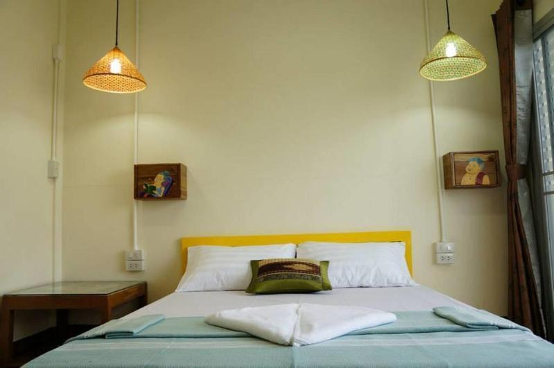 Baan Bovorn Hostel Банкок Екстериор снимка