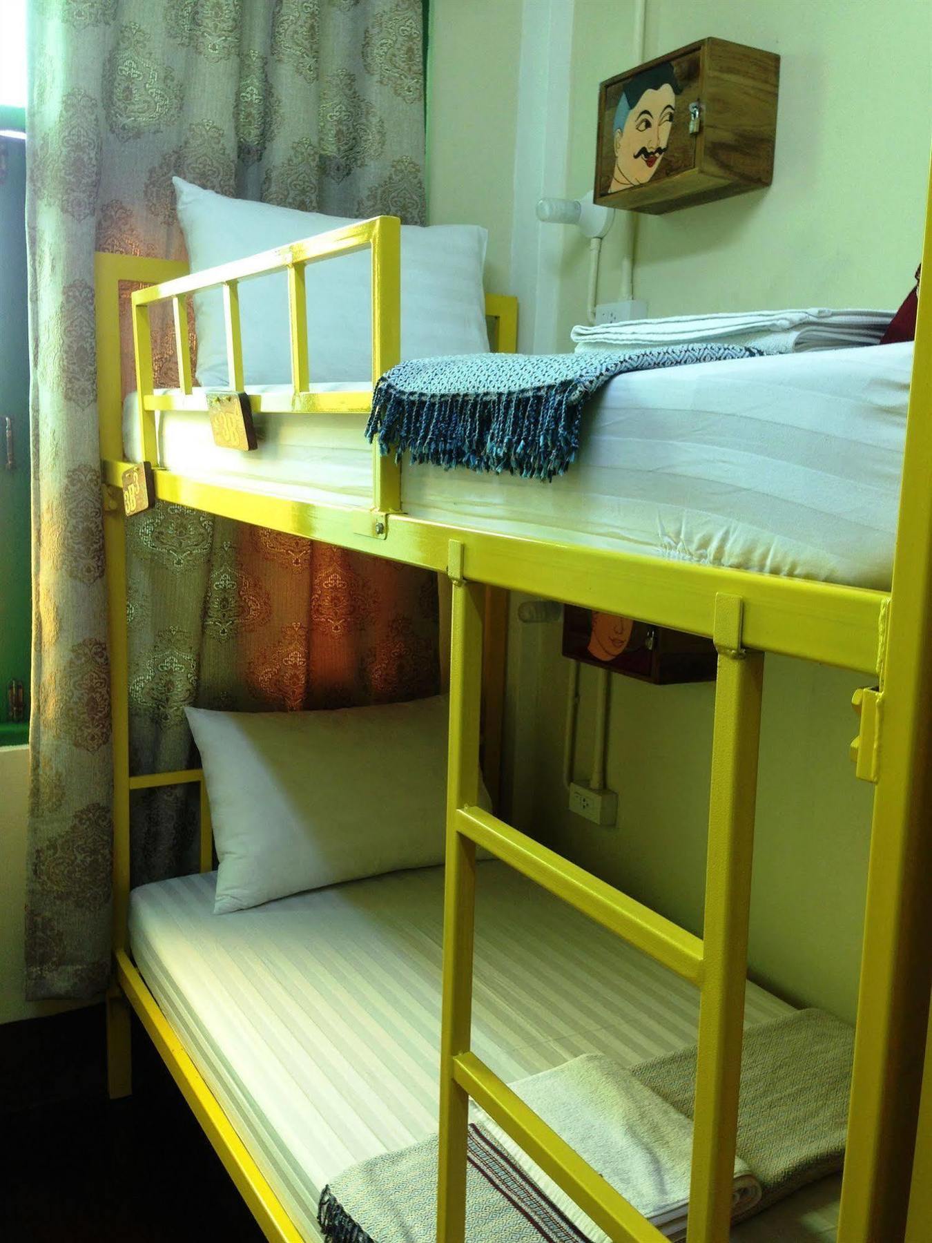 Baan Bovorn Hostel Банкок Екстериор снимка