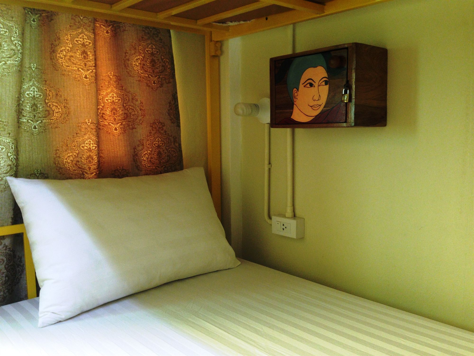 Baan Bovorn Hostel Банкок Екстериор снимка