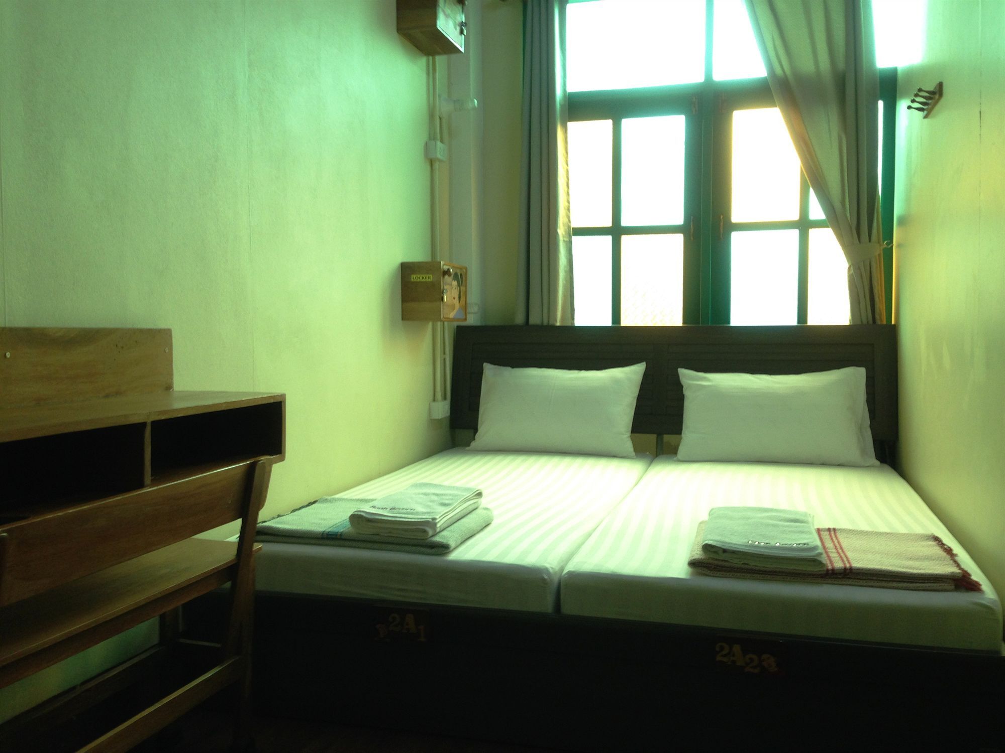 Baan Bovorn Hostel Банкок Екстериор снимка