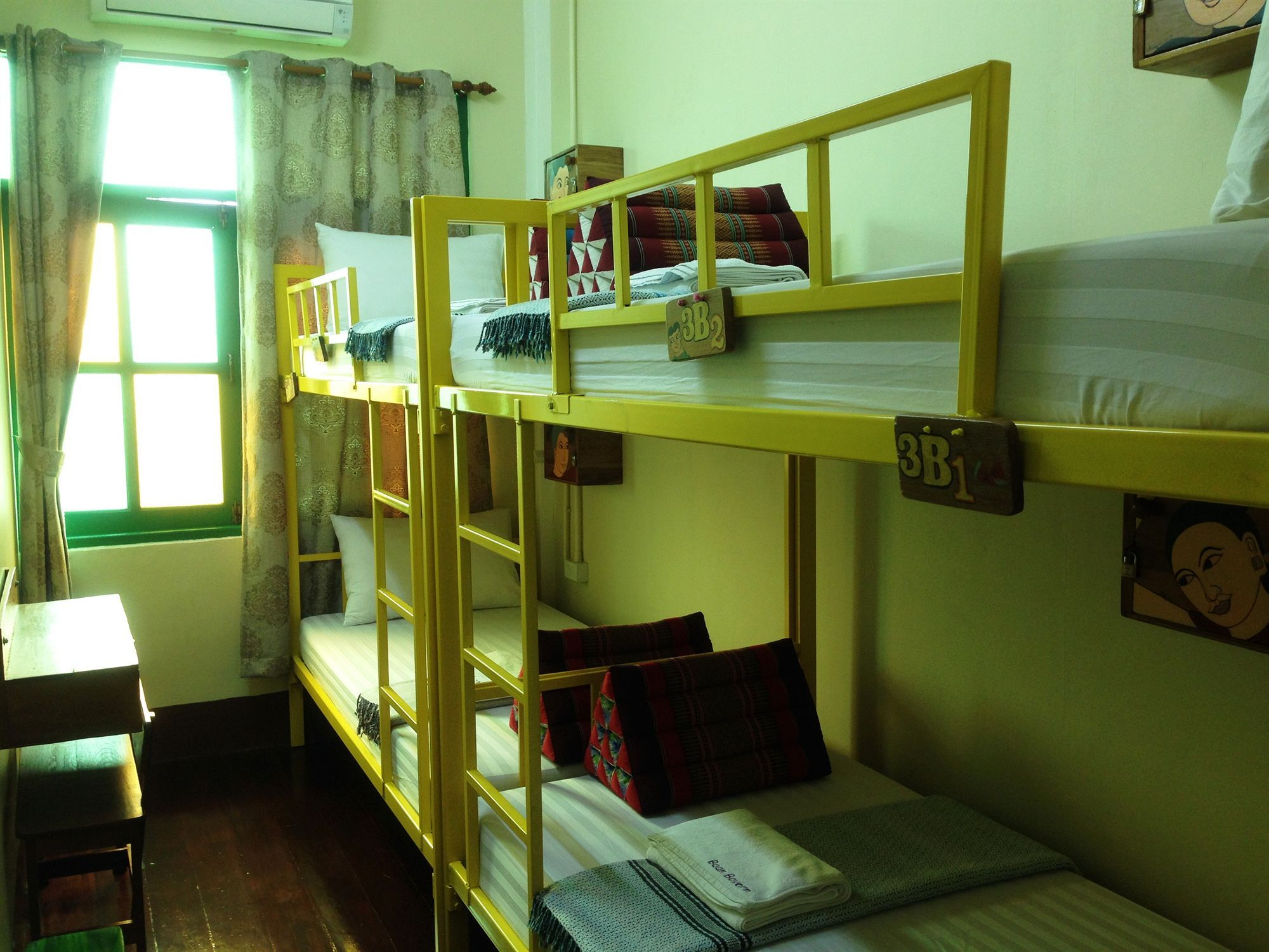 Baan Bovorn Hostel Банкок Екстериор снимка